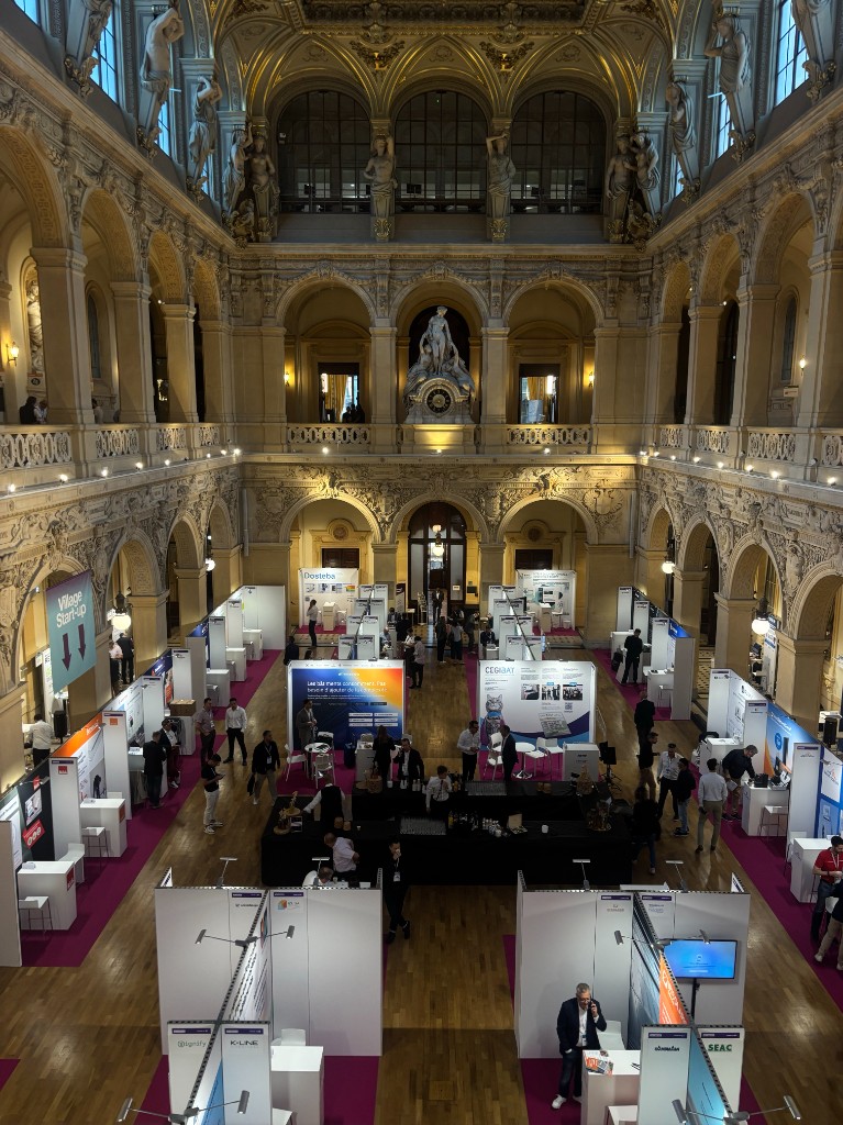 EnerJ-meeting Lyon Start-up Village in the Palais de la Bourse hall